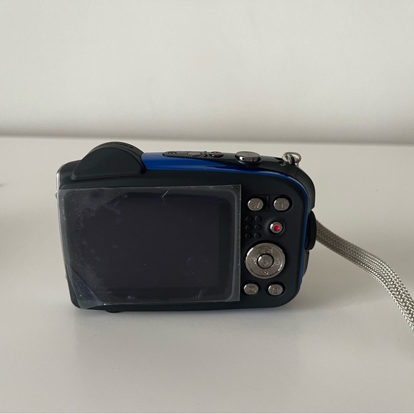 Fujifilm FinePix XP60 Waterproof Camera - Picture 3 of 3